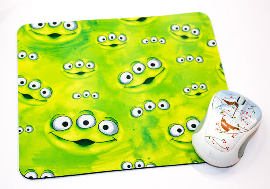 Alien's Eyes- Mouse Pad